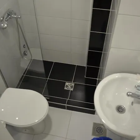 Ada Hostel *