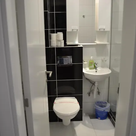 Hostel Ada *